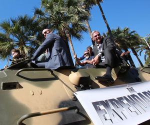 Actorii din The Expendables 3 au venit pe tancuri la Festivalul de Film de la Cannes