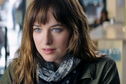 Articol Dakota Johnson s-a ales cu gâtul înţepenit la filmările lui Fifty Shades of Grey