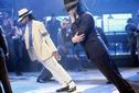 Articol Patent. Michael Jackson a inventat pantofii ce permit înclinarea purtătorului la 45 de grade