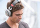 Zac Efron caută ritmul perfect ca DJ în „Vibrează cu mine”