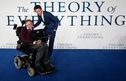 Articol A murit Stephen Hawking, fizicianul a cărui viață a fost prezentată în The Theory of Everything