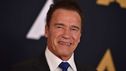 Articol Arnold Schwarzenegger îşi linişteşte fanii după operaţia la inimă cu o replică clasică