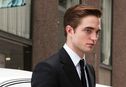 Articol Robert Pattinson, despre prima dată când a îmbrăcat costumul lui Batman