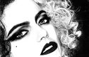 Articol Emma Stone devine Cruella de Vil în primul poster al filmului