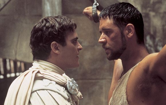 Joaquin Phoenix, Russell Crowe în Gladiator