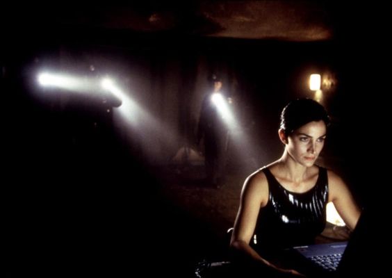 Carrie-Anne Moss în The Matrix
