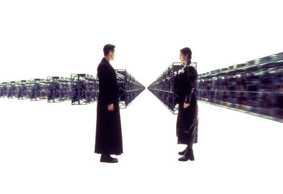 Keanu Reeves, Carrie-Anne Moss în The Matrix