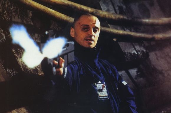 Robert Carlyle în The World is not Enough