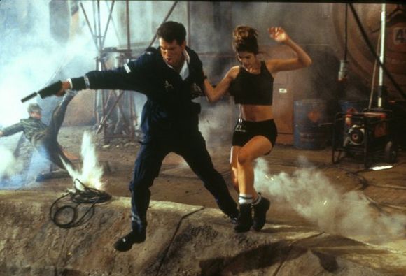 Pierce Brosnan în The World is not Enough