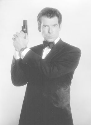 Pierce Brosnan în The World is not Enough