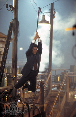 Pierce Brosnan în The World is not Enough