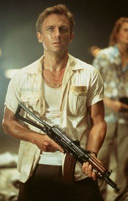 Daniel Craig în Lara Croft: Tomb Raider