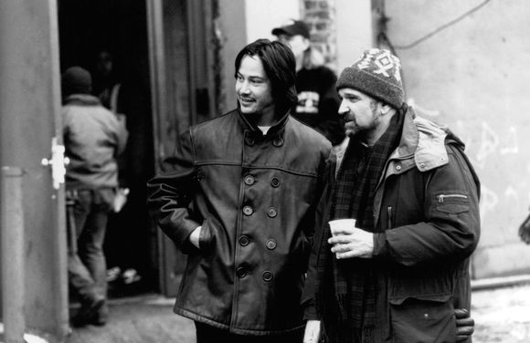 Keanu Reeves, Andrew Davis în Chain Reaction