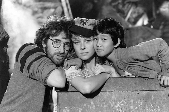 Steven Spielberg, Kate Capshaw, Ke Huy Quan în Indiana Jones and the Temple of Doom