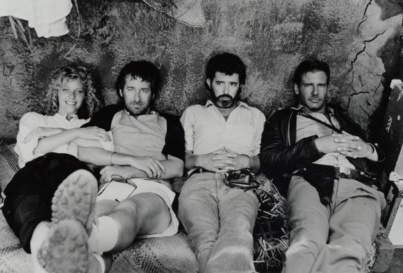 Kate Capshaw, Steven Spielberg, George Lucas, Harrison Ford în Indiana Jones and the Temple of Doom