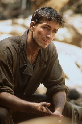 Jim Caviezel în The Thin Red Line