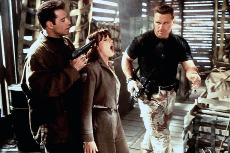 John Travolta, Samantha Mathis în Broken Arrow