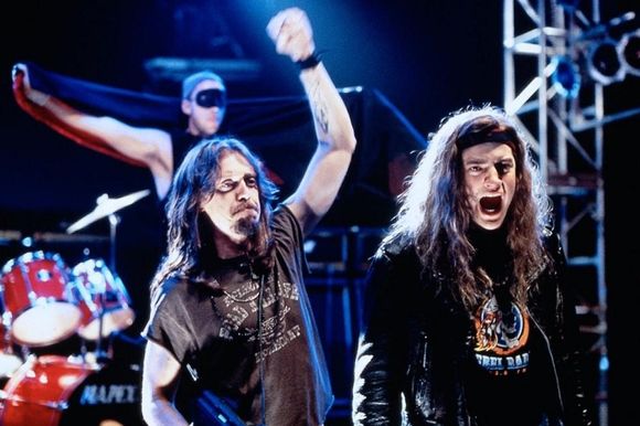 Steve Buscemi, Brendan Fraser în Airheads