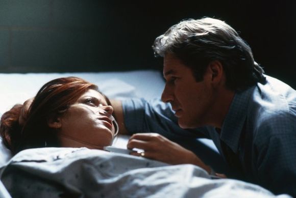 Debra Messing, Richard Gere în The Mothman Prophecies