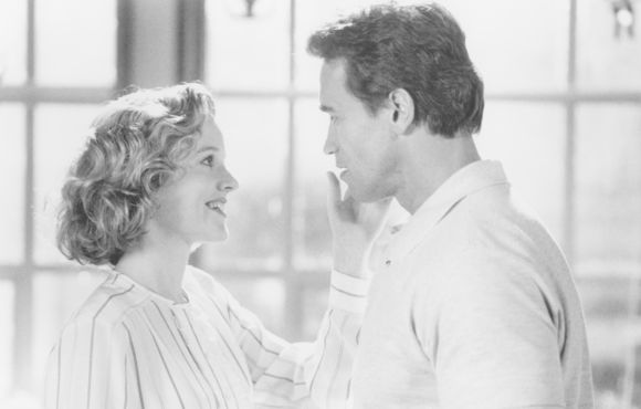 Penelope Ann Miller, Arnold Schwarzenegger în Kindergarten Cop