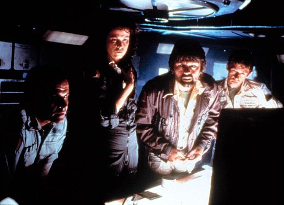 Tom Skerritt, John Hurt, Ian Holm, Sigourney Weaver în Alien