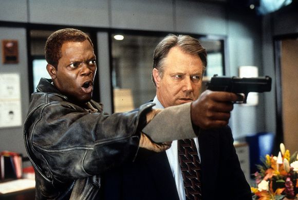 Samuel L. Jackson, J.T. Walsh în The Negotiator