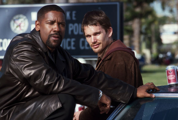Denzel Washington, Ethan Hawke în Training Day
