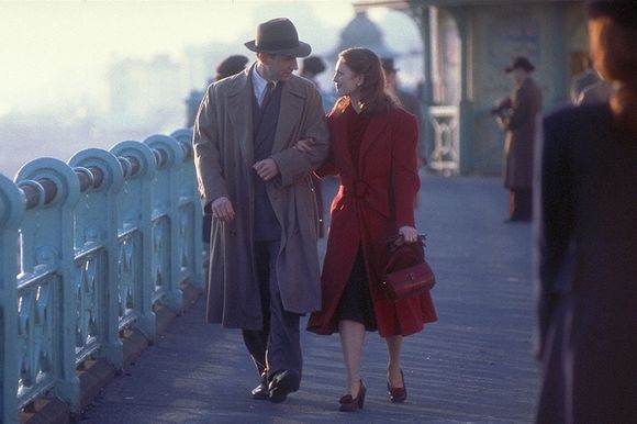 Julianne Moore, Ralph Fiennes în The End of the Affair