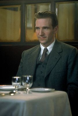 Ralph Fiennes în The End of the Affair