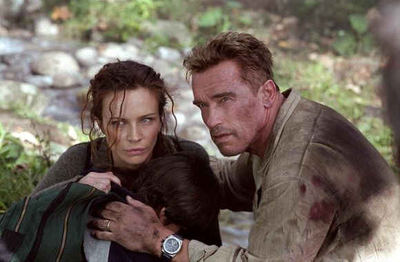 Arnold Schwarzenegger, Francesca Neri în Collateral Damage