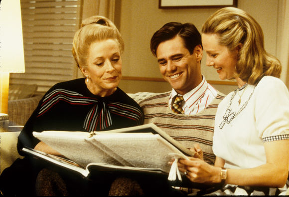 Jim Carrey, Laura Linney, Holland Taylor în The Truman Show