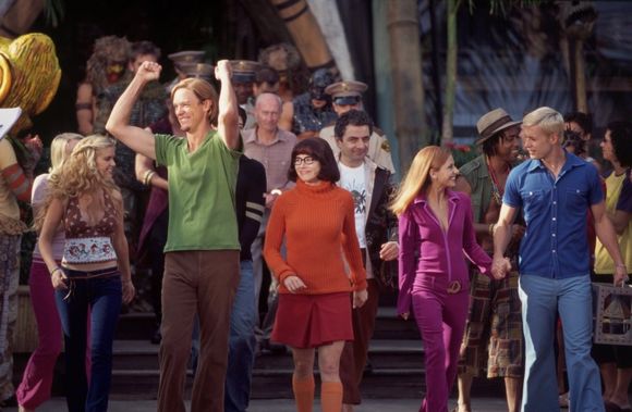 Matthew Lillard, Linda Cardellini, Rowan Atkinson, Sarah Michelle Gellar, Freddie Prinze Jr. în Scooby-Doo