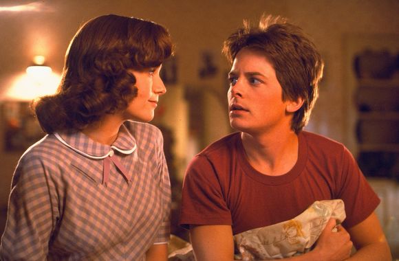 Michael J. Fox, Lea Thompson în Back to the Future