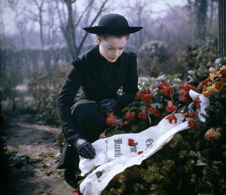 Maedchen in Uniform