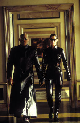 Carrie-Anne Moss, Laurence Fishburne în The Matrix Reloaded