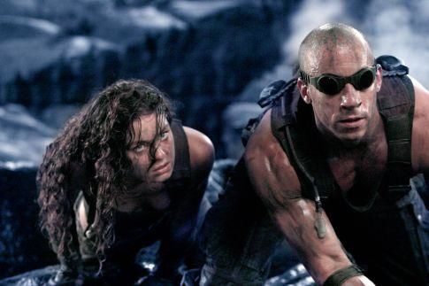Vin Diesel, Alexa Davalos în The Chronicles of Riddick