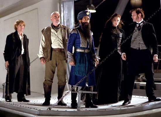 Shane West, Sean Connery, Naseeruddin Shah, Peta Wilson, Jason Flemyng în The League of Extraordinary Gentlemen