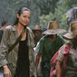Foto 7 Angelina Jolie în Beyond Borders