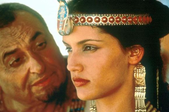 Leonor Varela în Cleopatra