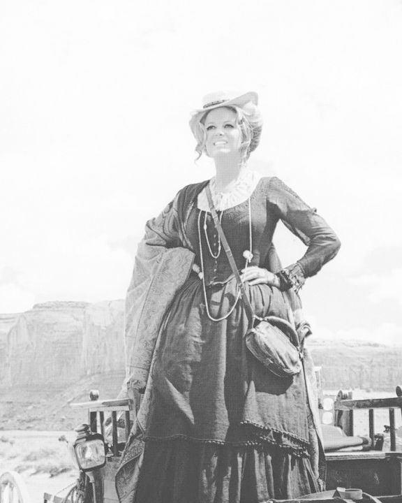 Once Upon A Time In The West Undeva Candva In Vest 1968 Film Cinemagia Ro