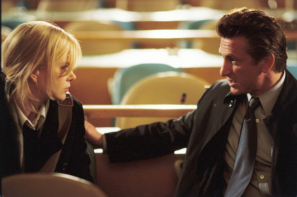 Sean Penn, Nicole Kidman în The Interpreter