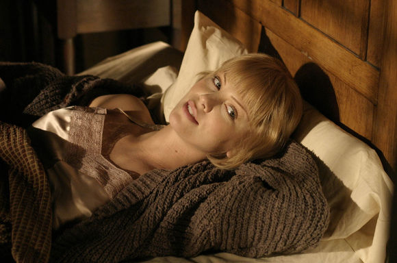 Charlize Theron în Head in the Clouds