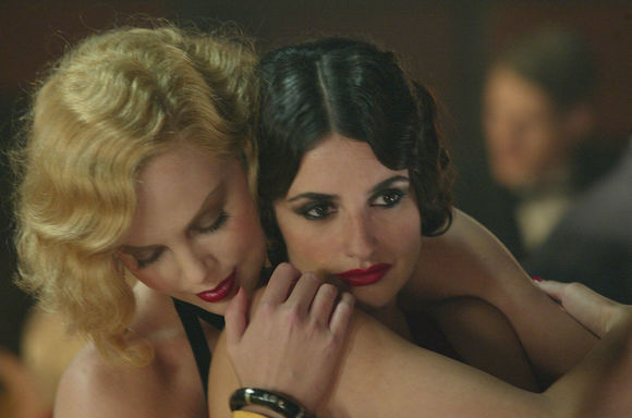Charlize Theron, Penélope Cruz în Head in the Clouds