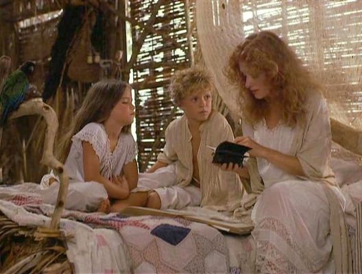 Lisa Pelikan, Garette Ratliff Henson, Courtney Barilla în Return to the Blue Lagoon