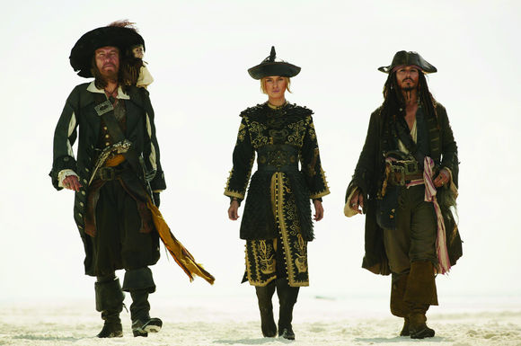 Geoffrey Rush, Johnny Depp, Keira Knightley în Pirates of the Caribbean: At World's End