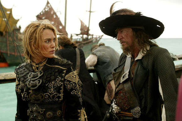 Geoffrey Rush, Keira Knightley în Pirates of the Caribbean: At World's End