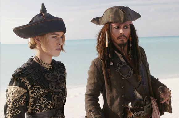 Keira Knightley, Johnny Depp în Pirates of the Caribbean: At World's End