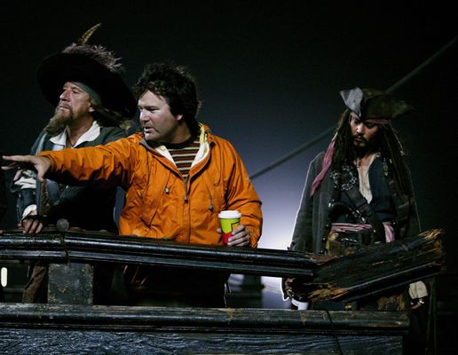 Geoffrey Rush, Johnny Depp, Gore Verbinski în Pirates of the Caribbean: At World's End