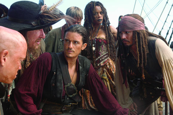 Geoffrey Rush, Orlando Bloom, Johnny Depp, Naomie Harris în Pirates of the Caribbean: At World's End