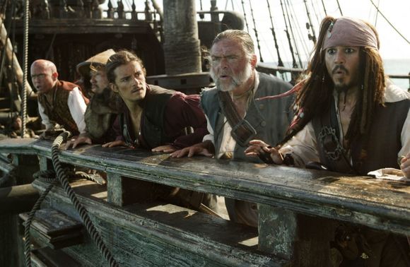 Johnny Depp, Kevin McNally, Orlando Bloom în Pirates of the Caribbean: At World's End